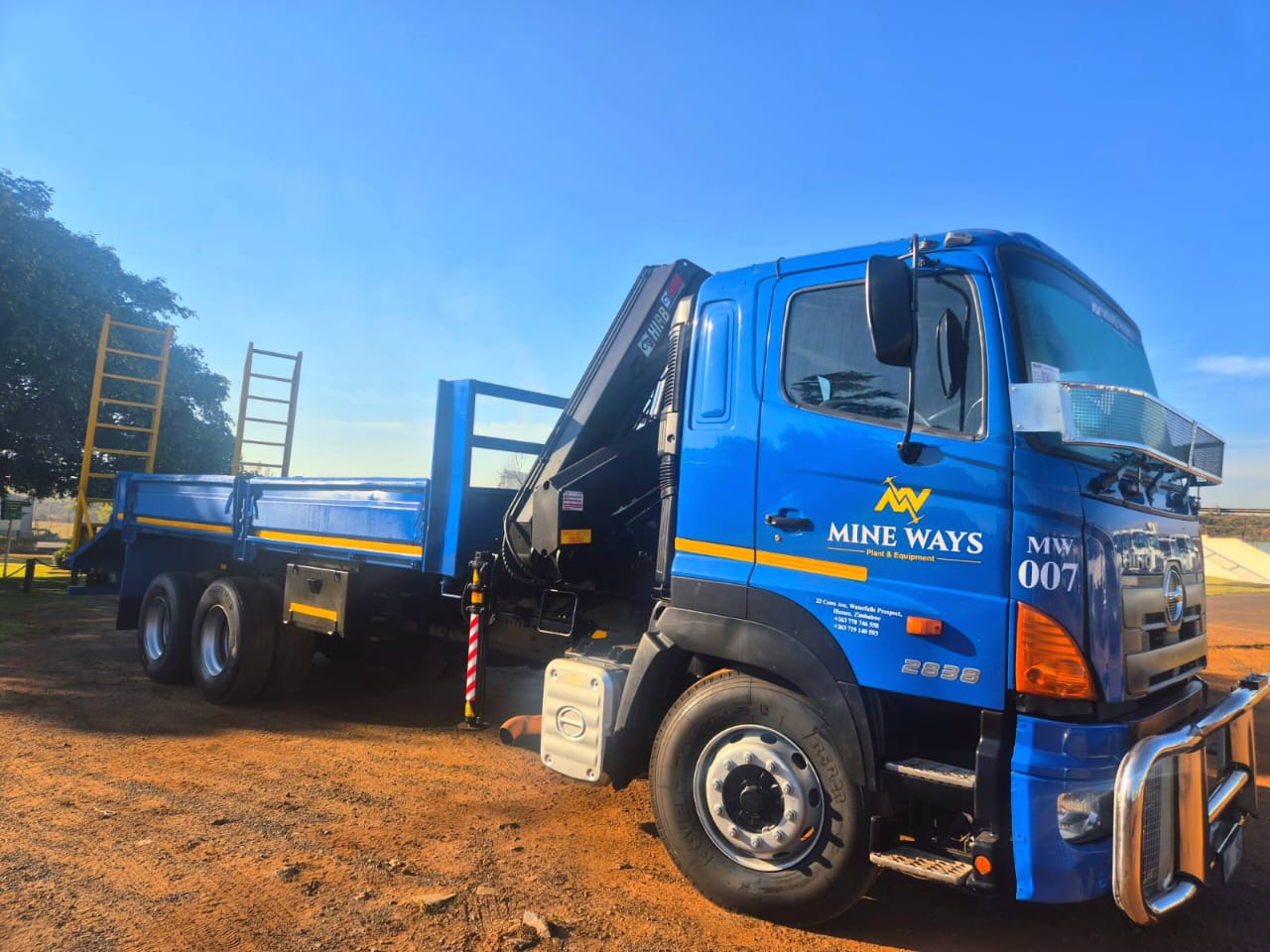 Mine Ways 15 ton crane truck with beaver tail and loading ramps
